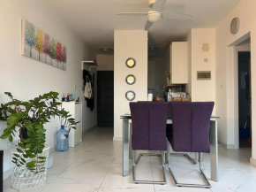 Seaview, 1 bedroom apt with a pool